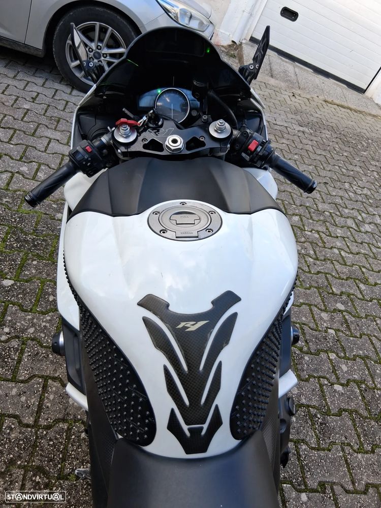 Yamaha YZF - 20