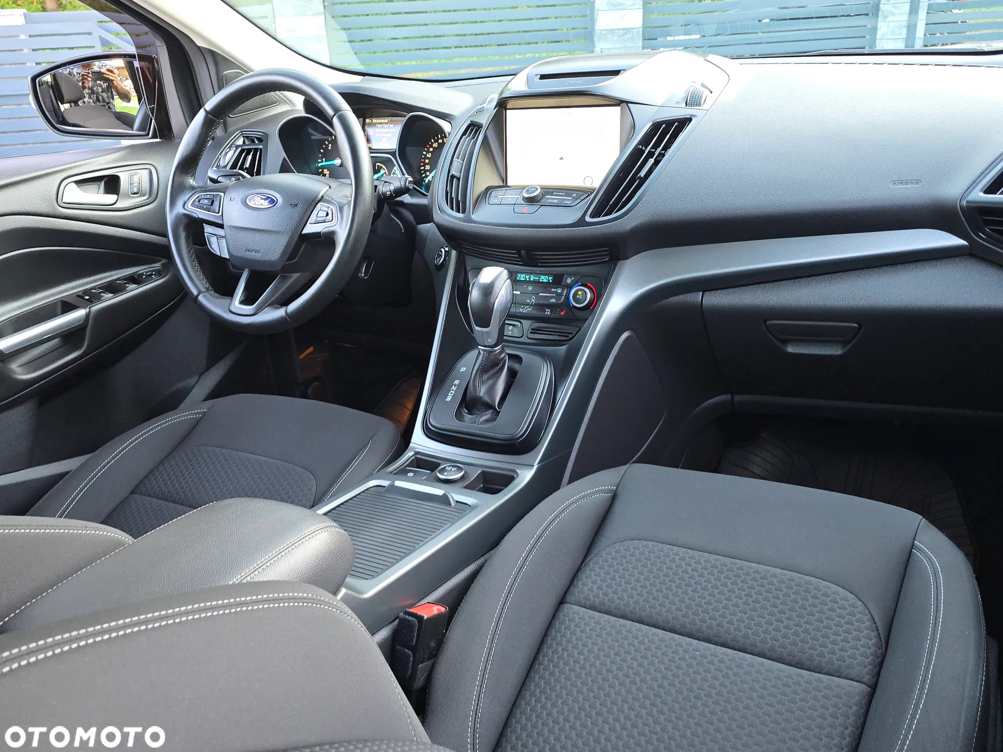 Ford Kuga 2.0 TDCi 4x4 Titanium - 25