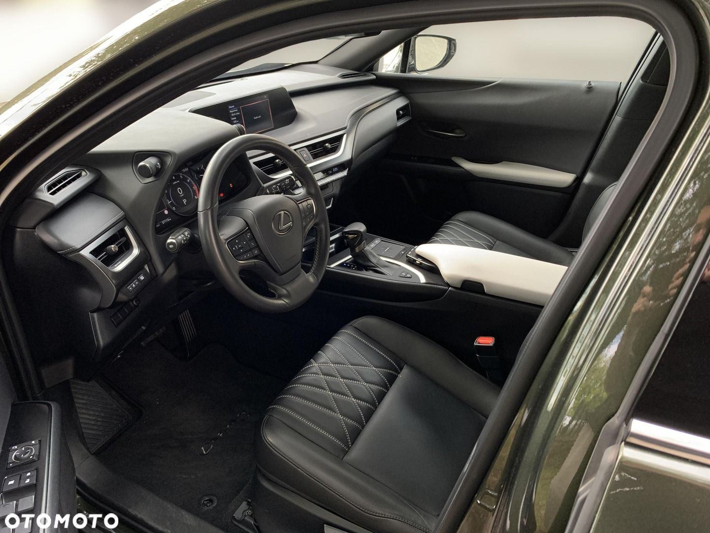 Lexus UX 200 GPF Business Edition 2WD - 12