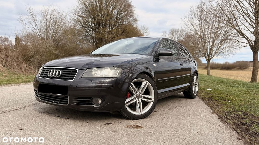 Audi A3 3-drzwiowe 2.0 FSI Ambition - 4