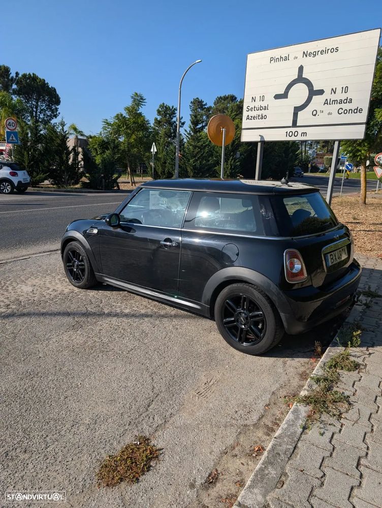 MINI 3 Portas Cooper D - 3