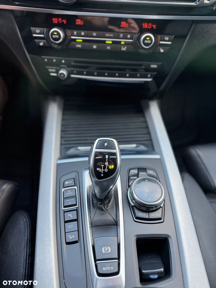 BMW X5 xDrive30d Sport-Aut - 34