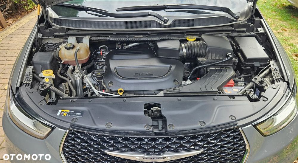 Chrysler Pacifica - 40
