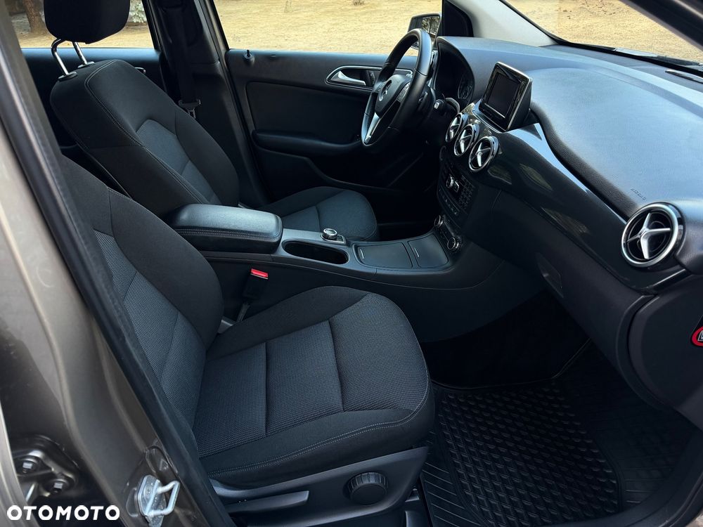Mercedes-Benz Klasa B 180 (BlueEFFICIENCY) 7G-DCT - 24