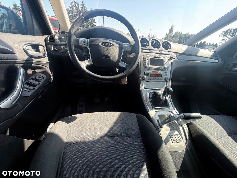 Ford Galaxy - 16