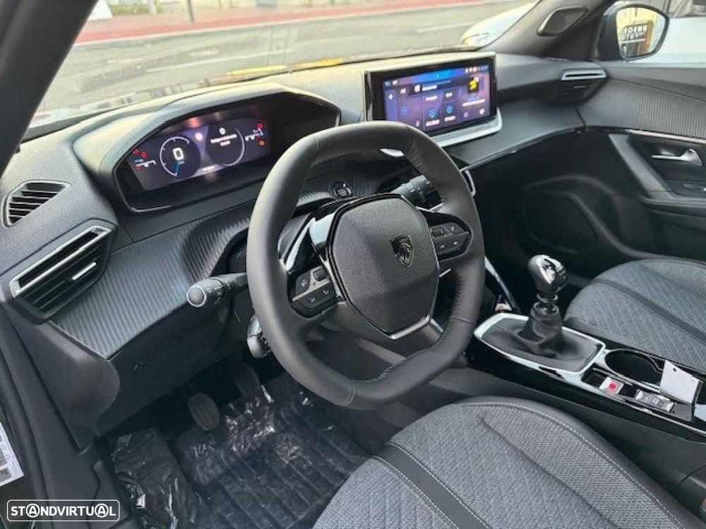 Peugeot 2008 1.2 PureTech Allure - 11
