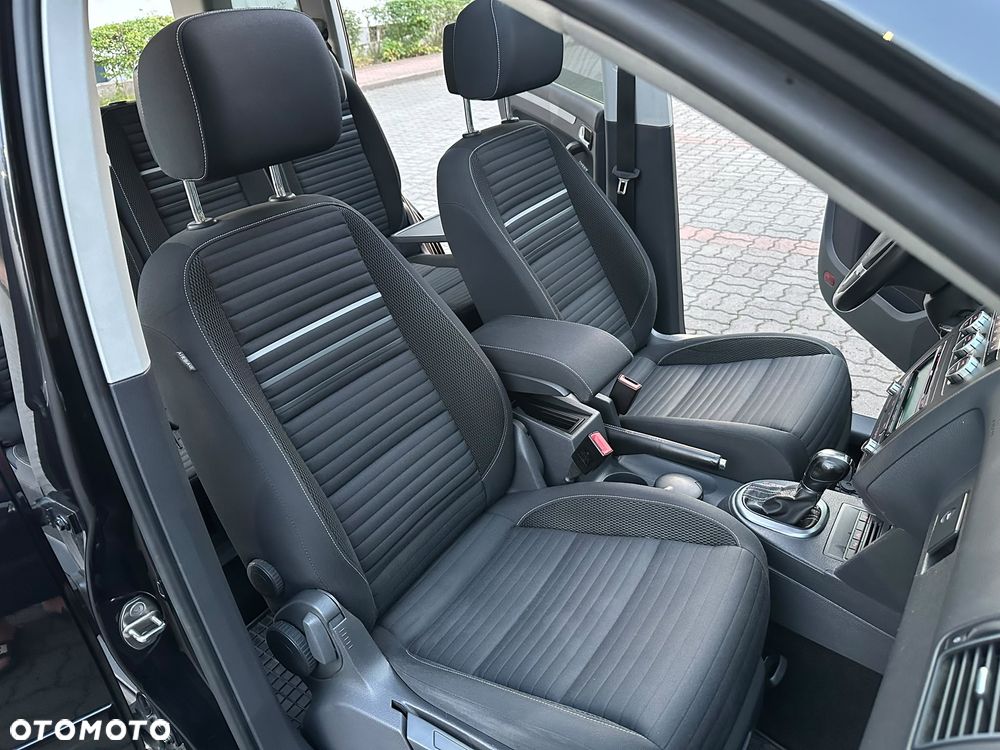 Volkswagen Touran 2.0 TDI DPF DSG Cup - 17