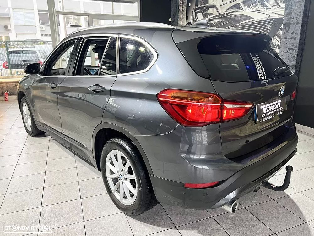 BMW X1 16 d sDrive Auto Line Sport - 4