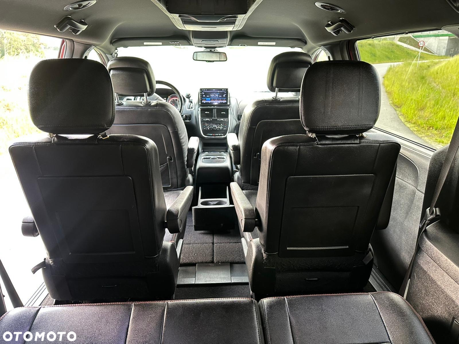 Dodge Grand Caravan - 24