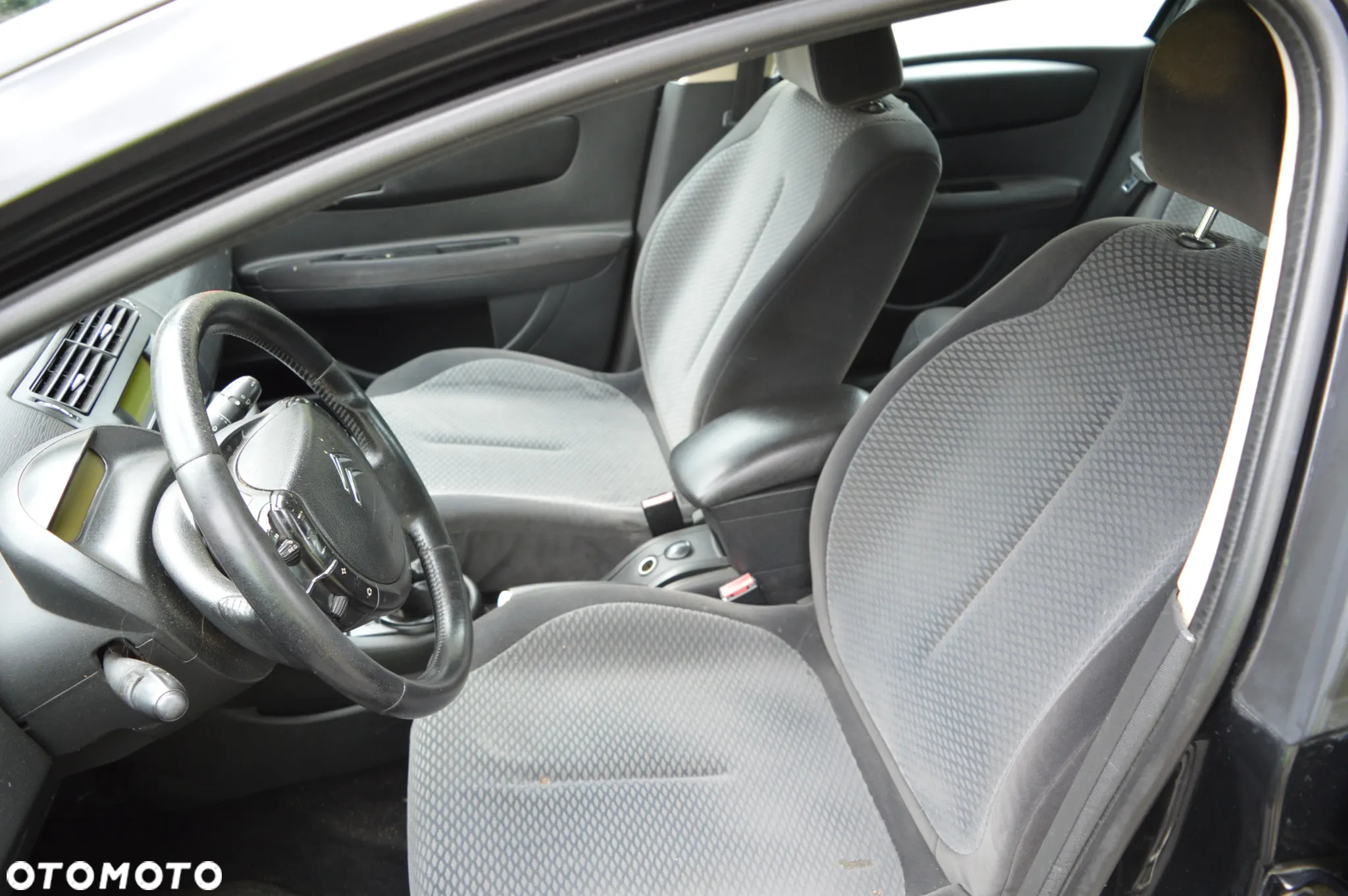 Citroën C4 1.4 16V Advance - 11