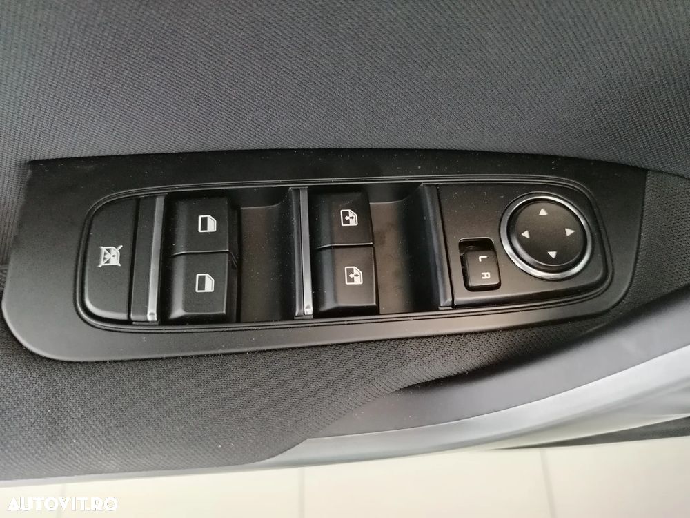 Kia XCeed 1.5 T-GDI 7DCT City - 14