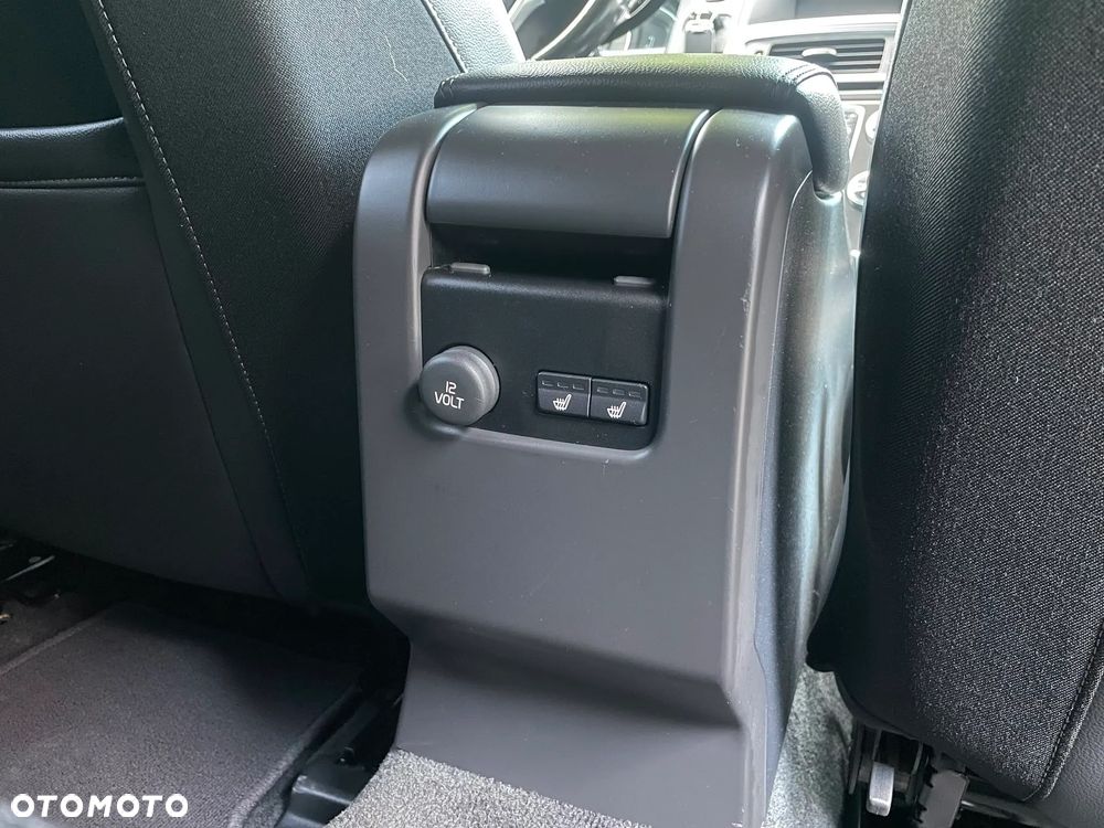 Volvo V60 D3 Momentum - 28