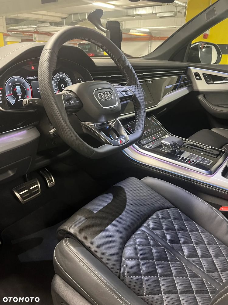 Audi Q8 - 9