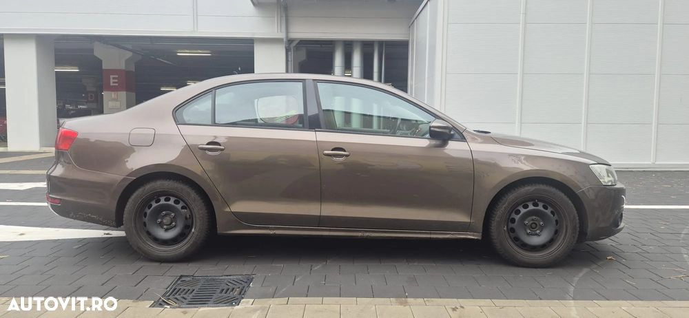 Volkswagen Jetta - 5