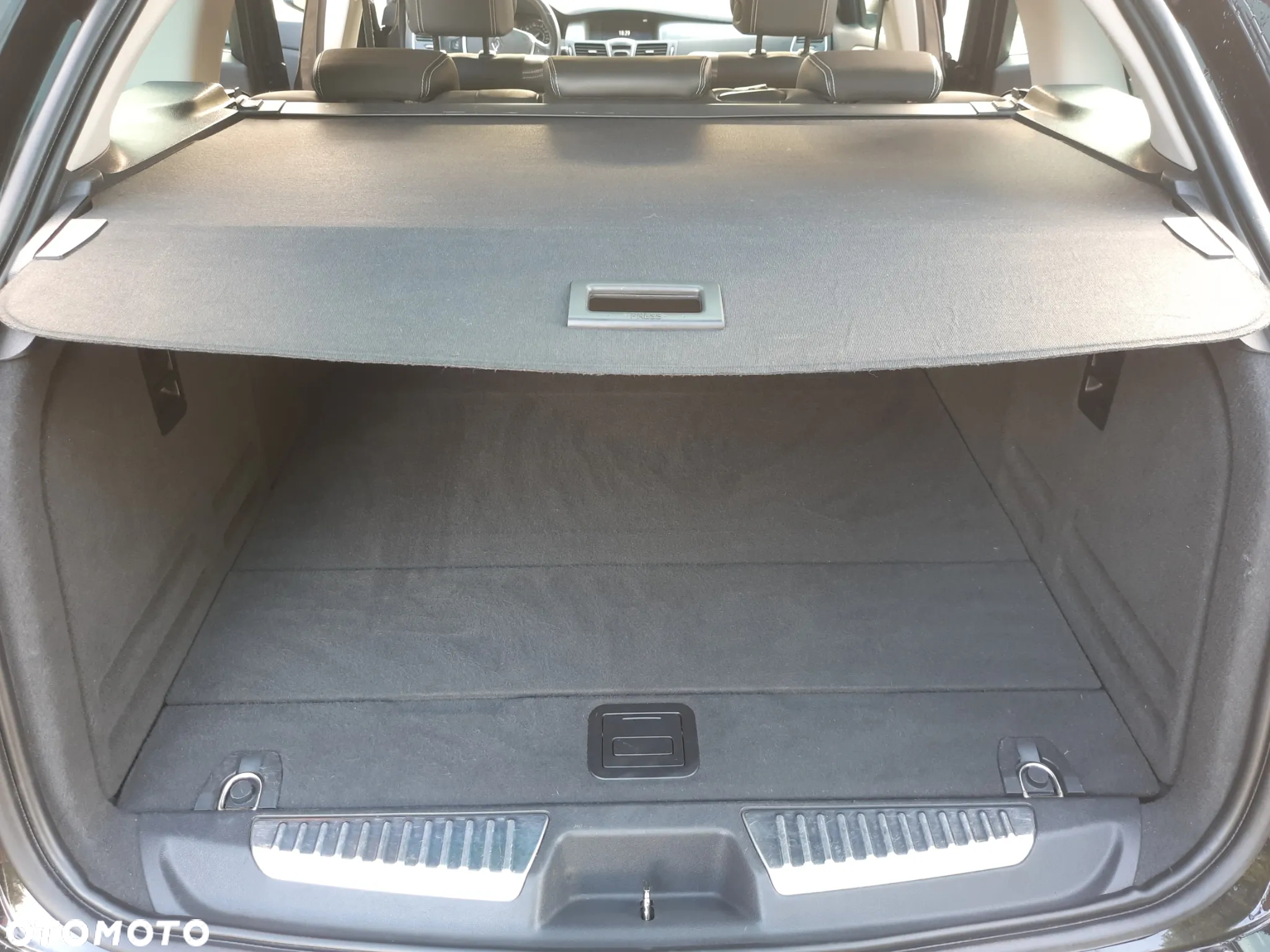 Renault Laguna 2.0 dCi Black Edition - 14