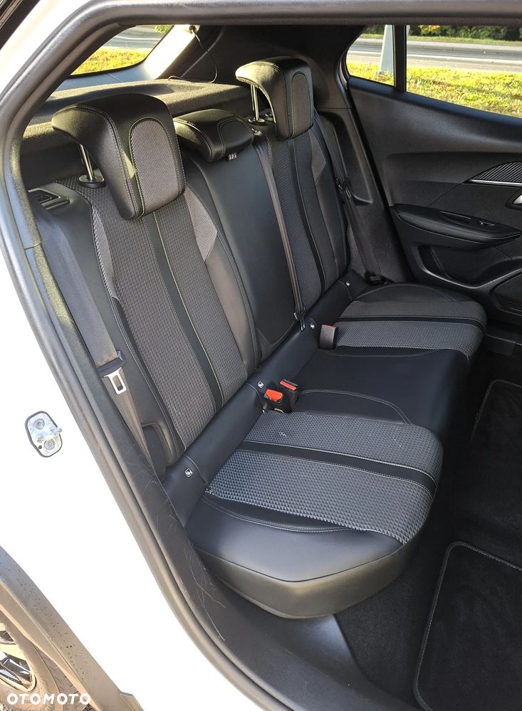 Peugeot 2008 1.5 BlueHDi GT S&S EAT8 - 14