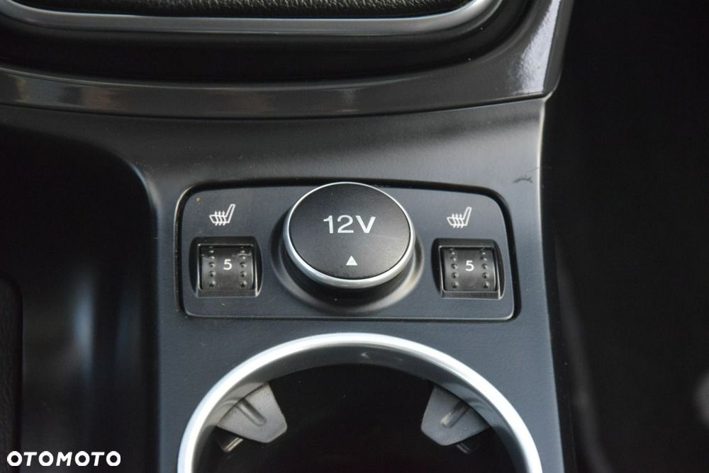Ford Kuga 2.0 TDCi 2x4 Titanium - 24