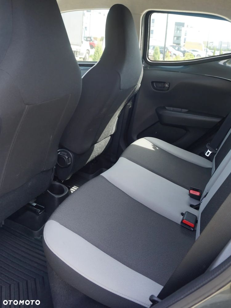 Toyota Aygo x-play touch - 31