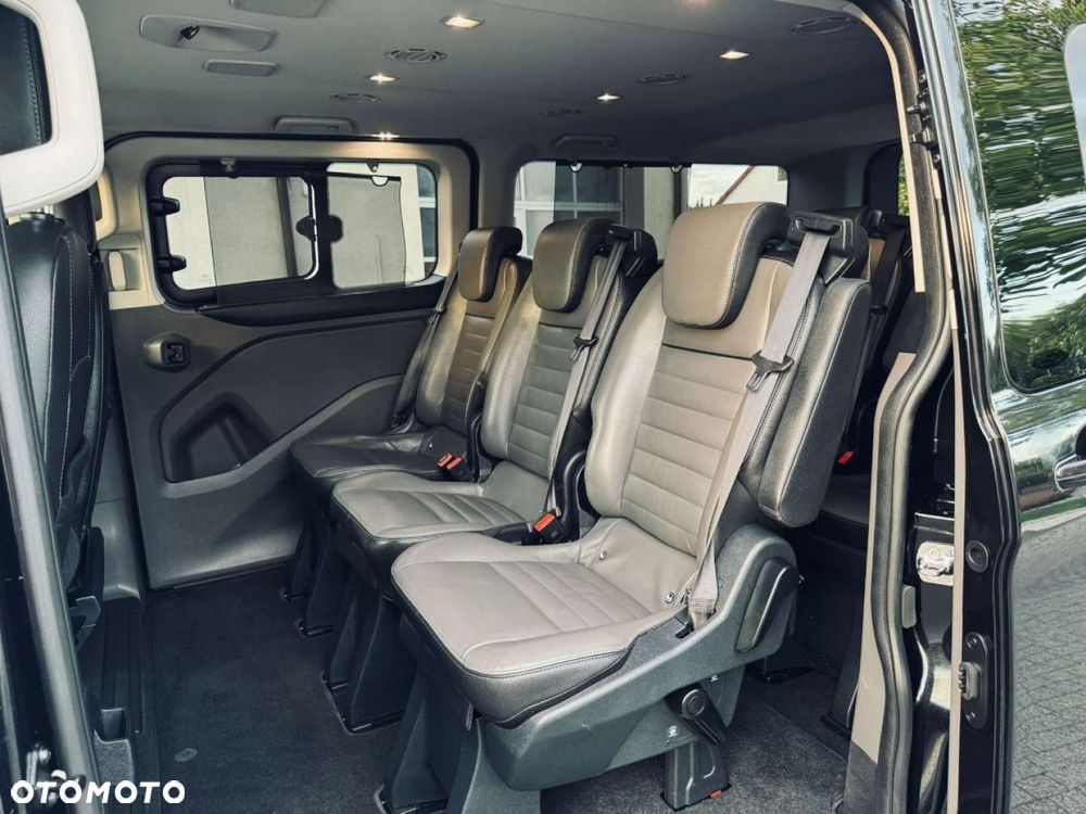 Ford Tourneo Custom - 38