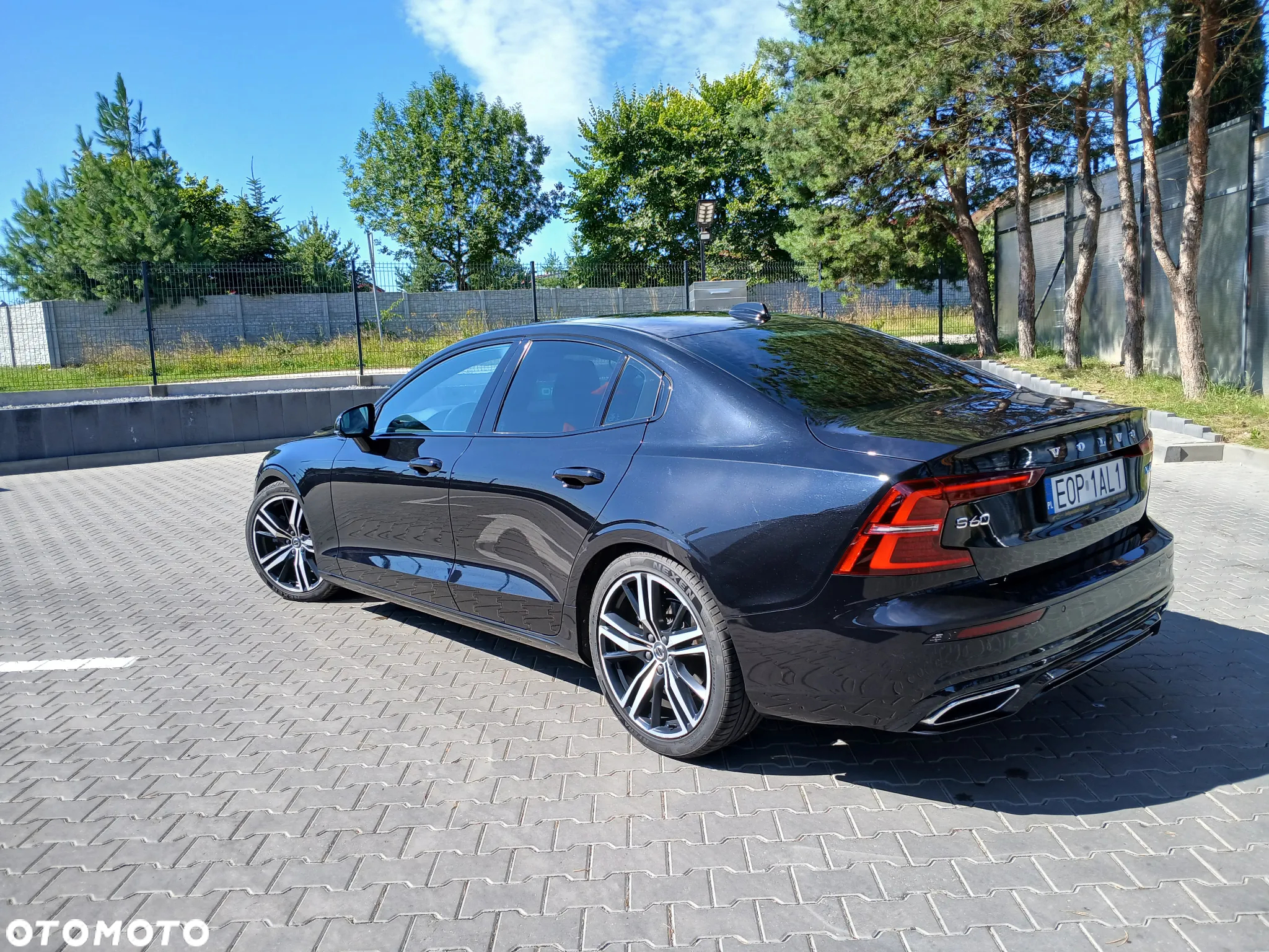 Volvo S60 T4 R-Design - 3