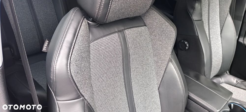 Peugeot 3008 1.5 BlueHDi Allure S&S - 11