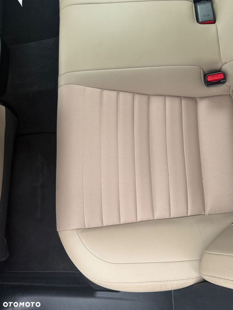 Lexus IS 200t Elegance - 13