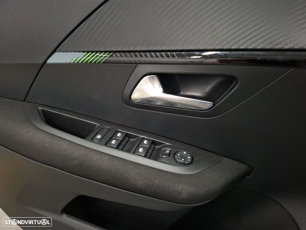 Peugeot 208 1.2 PureTech Active - 23