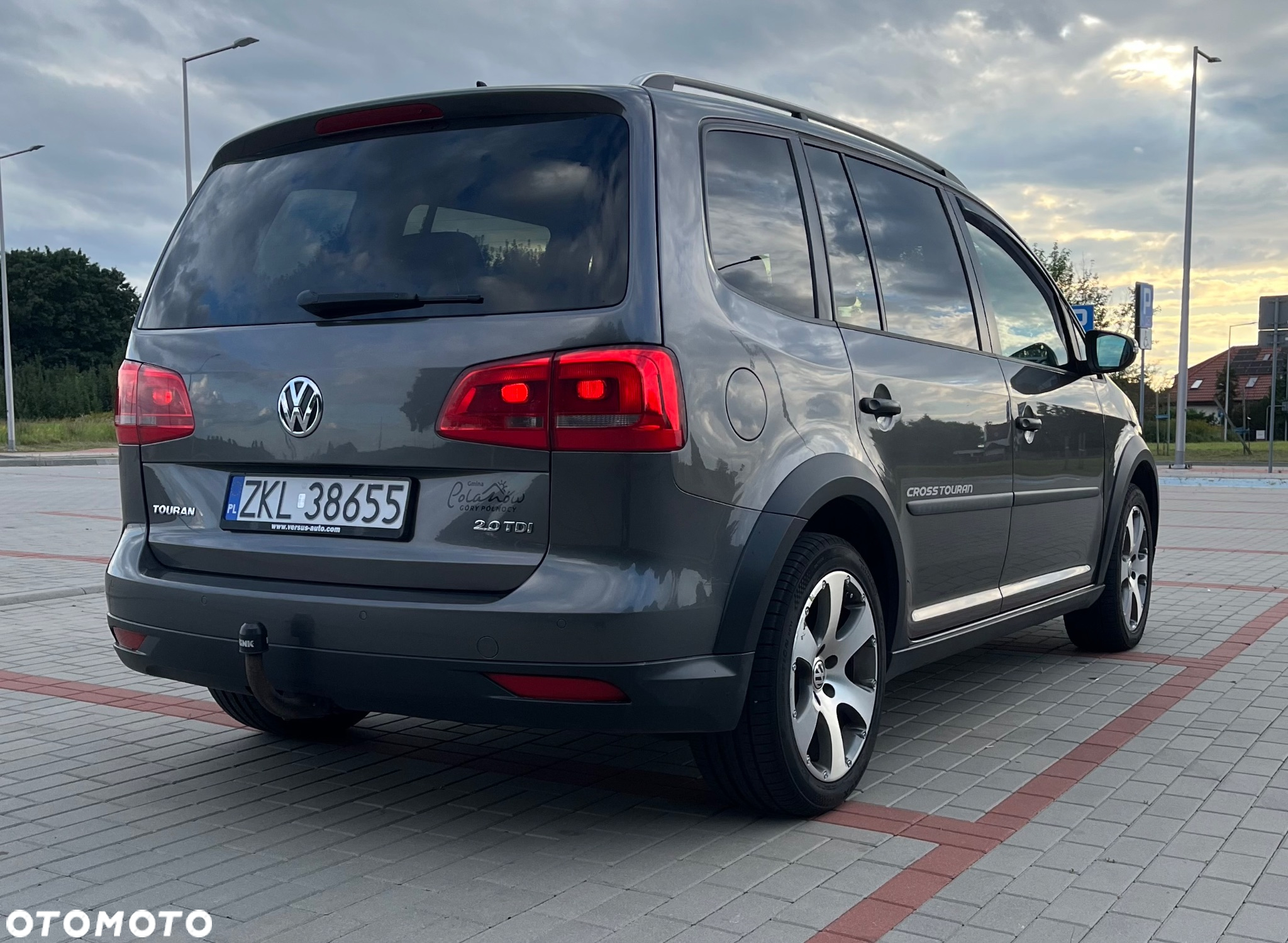 Volkswagen Touran 2.0 TDI DPF Cross - 3