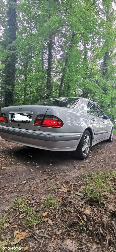 Mercedes-Benz Klasa E - 12