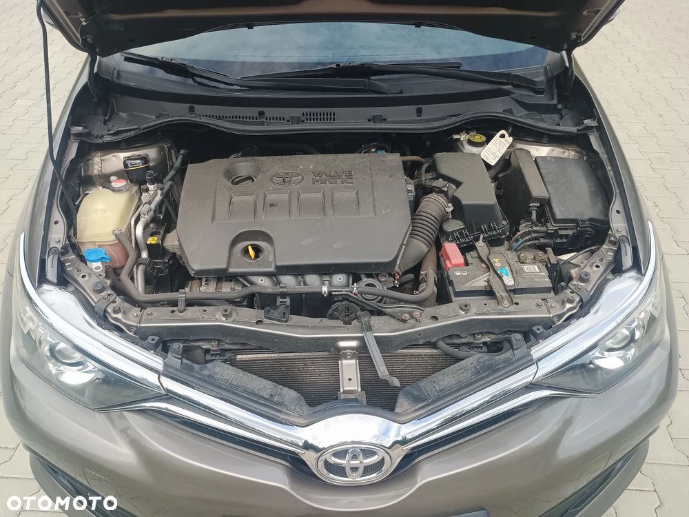Toyota Auris 1.6 Premium - 8