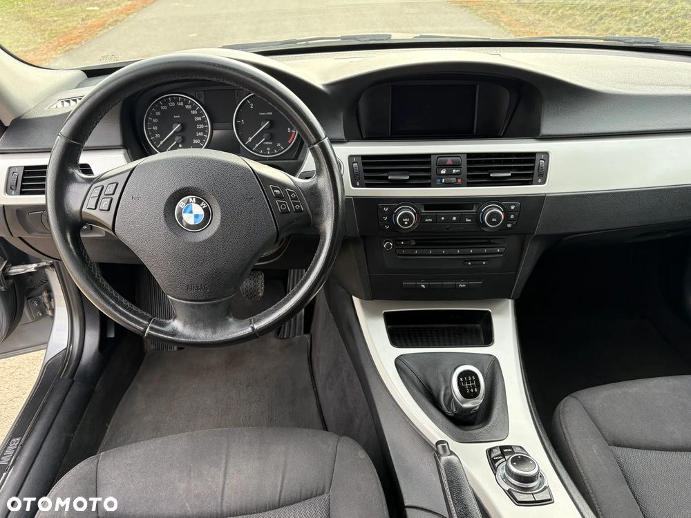 BMW Seria 3 318d - 10