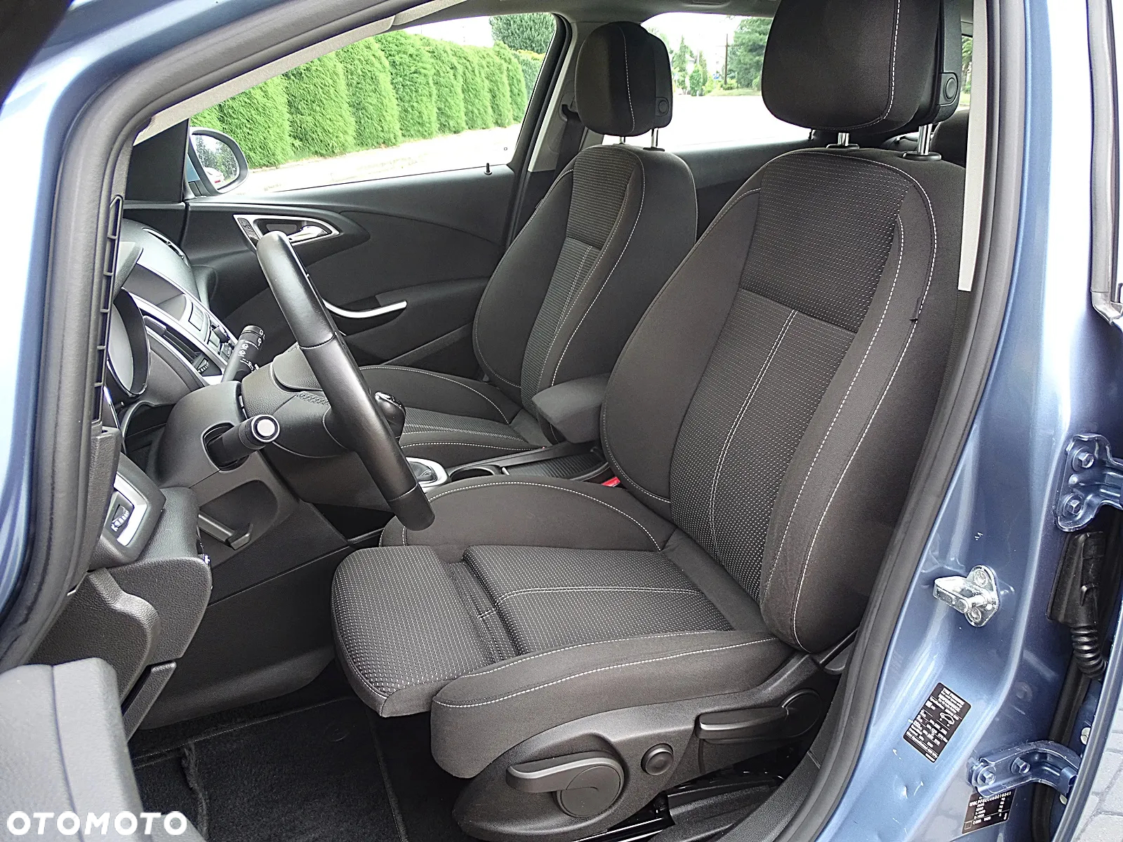 Opel Astra IV 1.4 T Cosmo - 6