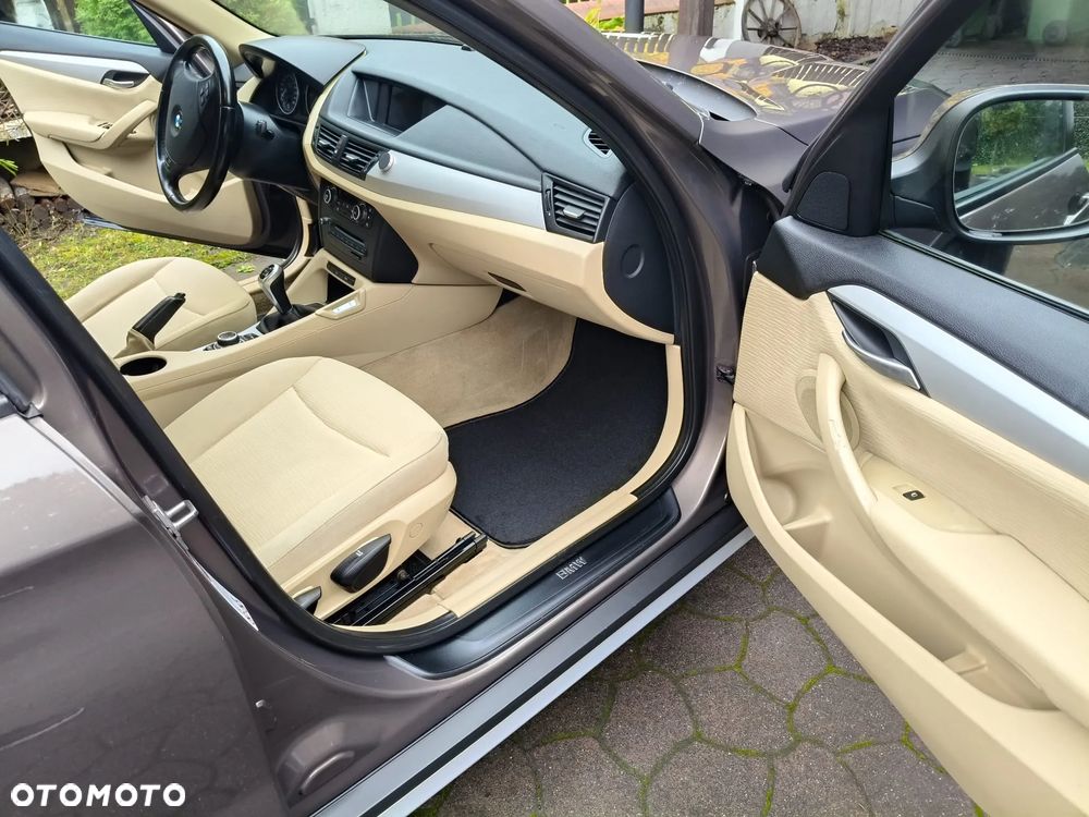 BMW X1 sDrive18d - 13