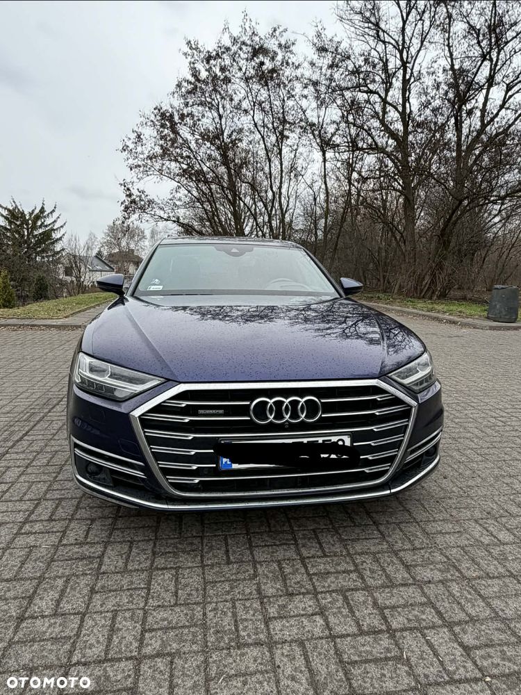 Audi A8 - 8