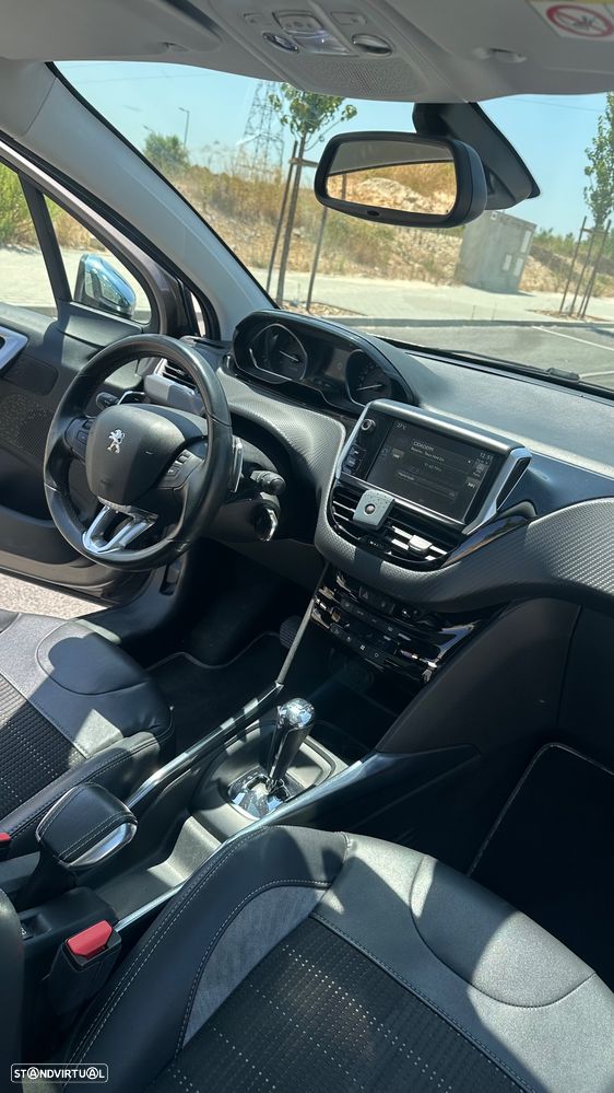 Peugeot 2008 1.6 e-HDi Allure 2-Tronic - 16