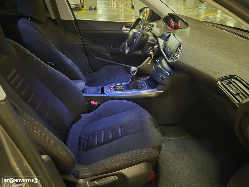 Peugeot 308 SW e-HDi 115 Stop & Start Allure - 36