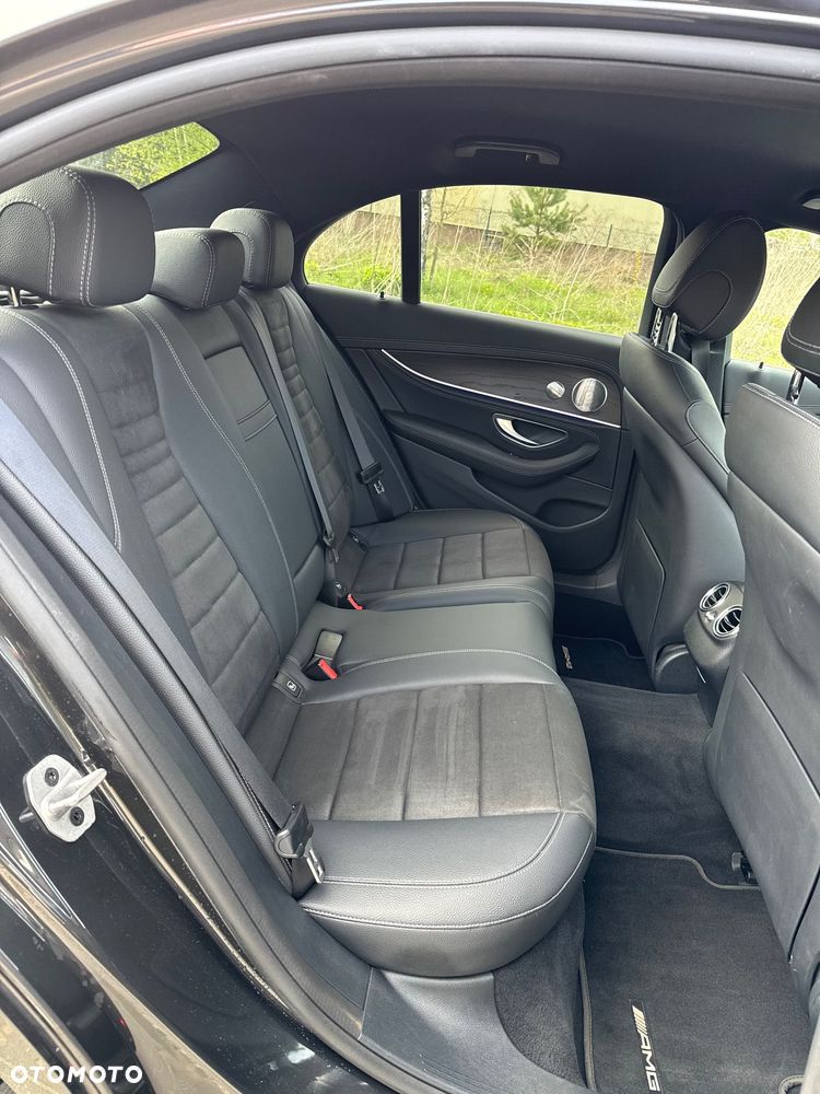 Mercedes-Benz Klasa E 200 4-Matic AMG - 11