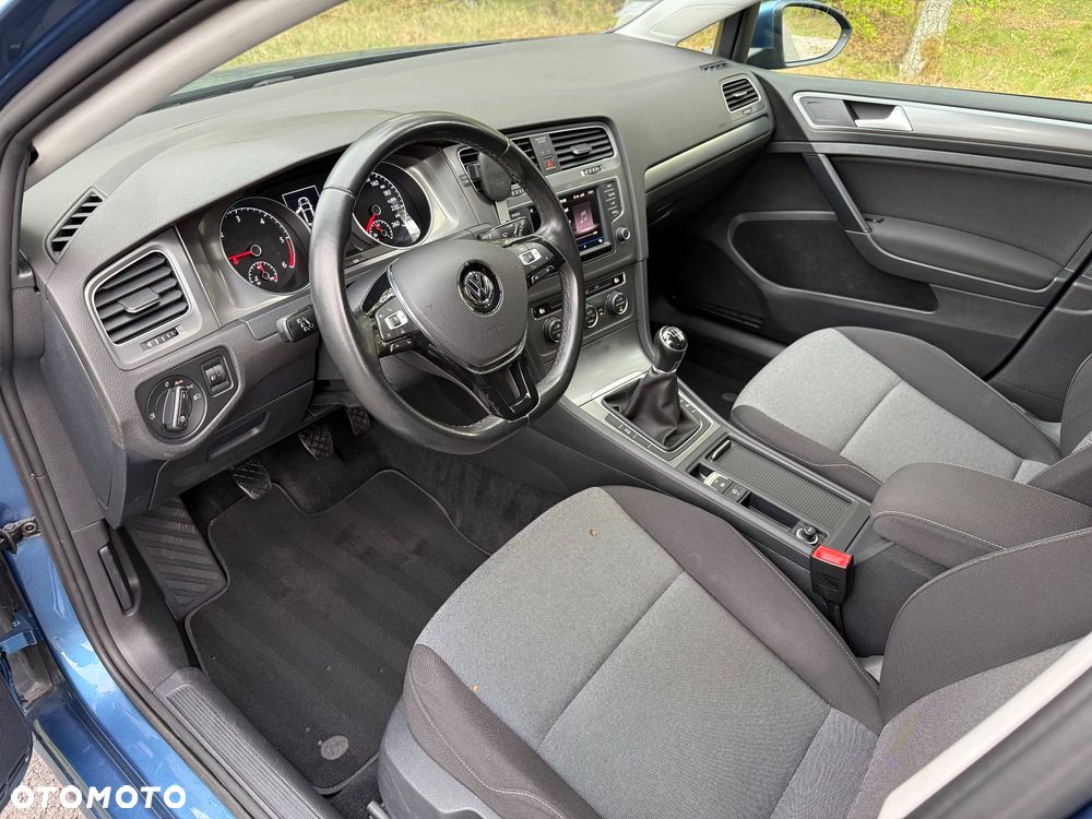 Volkswagen Golf 1.6 TDI BlueMotion Technology Comfortline - 12