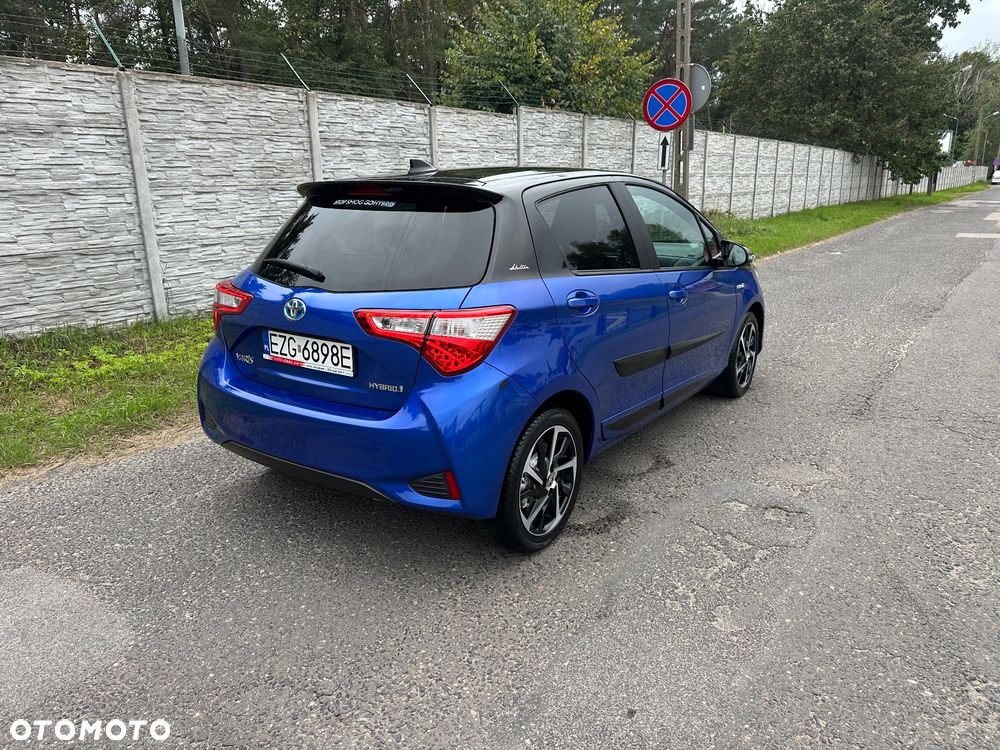Toyota Yaris Hybrid 100 Selection - 6