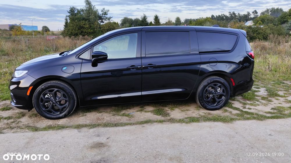 Chrysler Pacifica - 35
