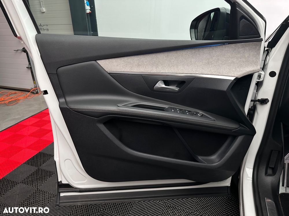 Peugeot 3008 1.6 PureTech S&S EAT8 GT - 25
