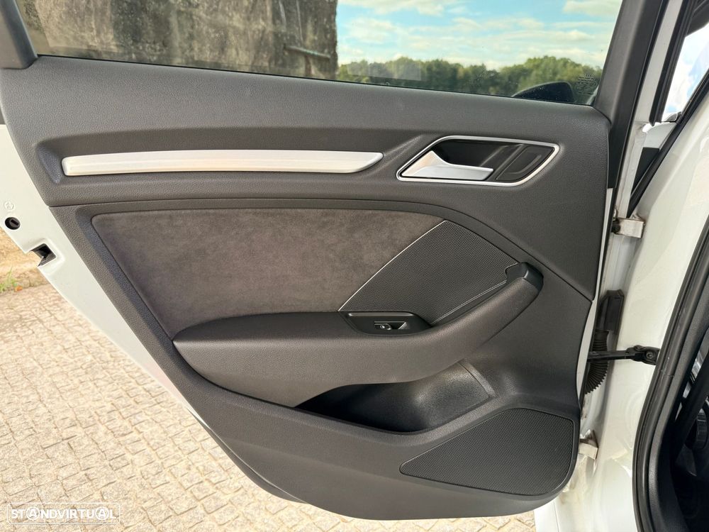 Audi A3 Sportback 1.6 TDI S-line S tronic - 52