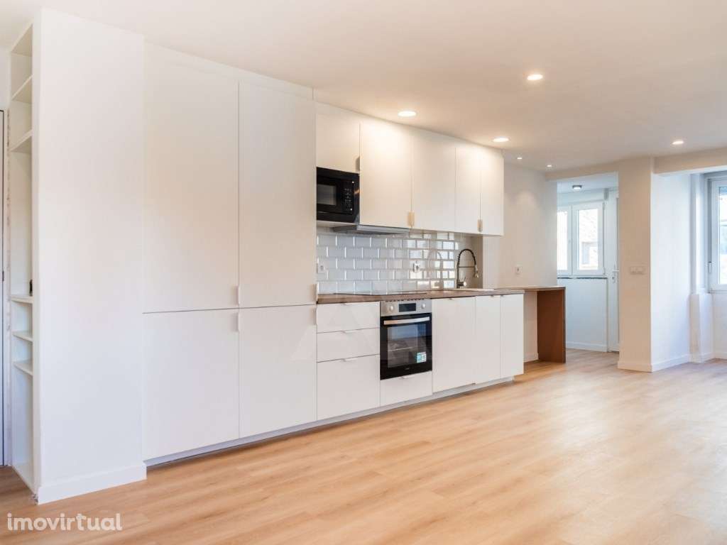 Apartamento T2 Totalmente Renovado em Cascais - Grande imagem: 2/19