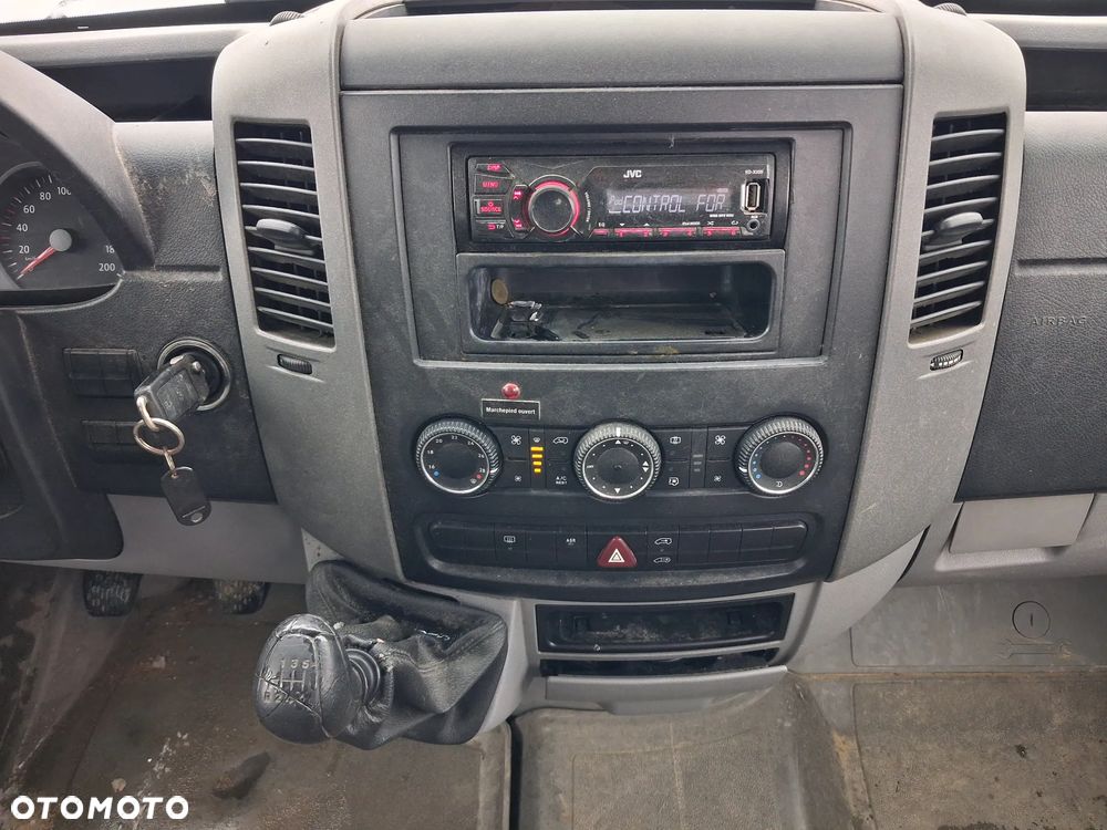 Volkswagen Crafter - 11