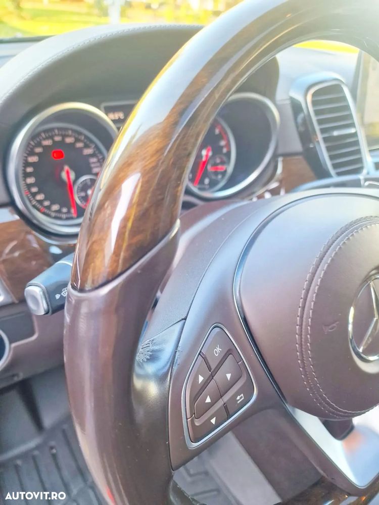 Mercedes-Benz GLS - 16