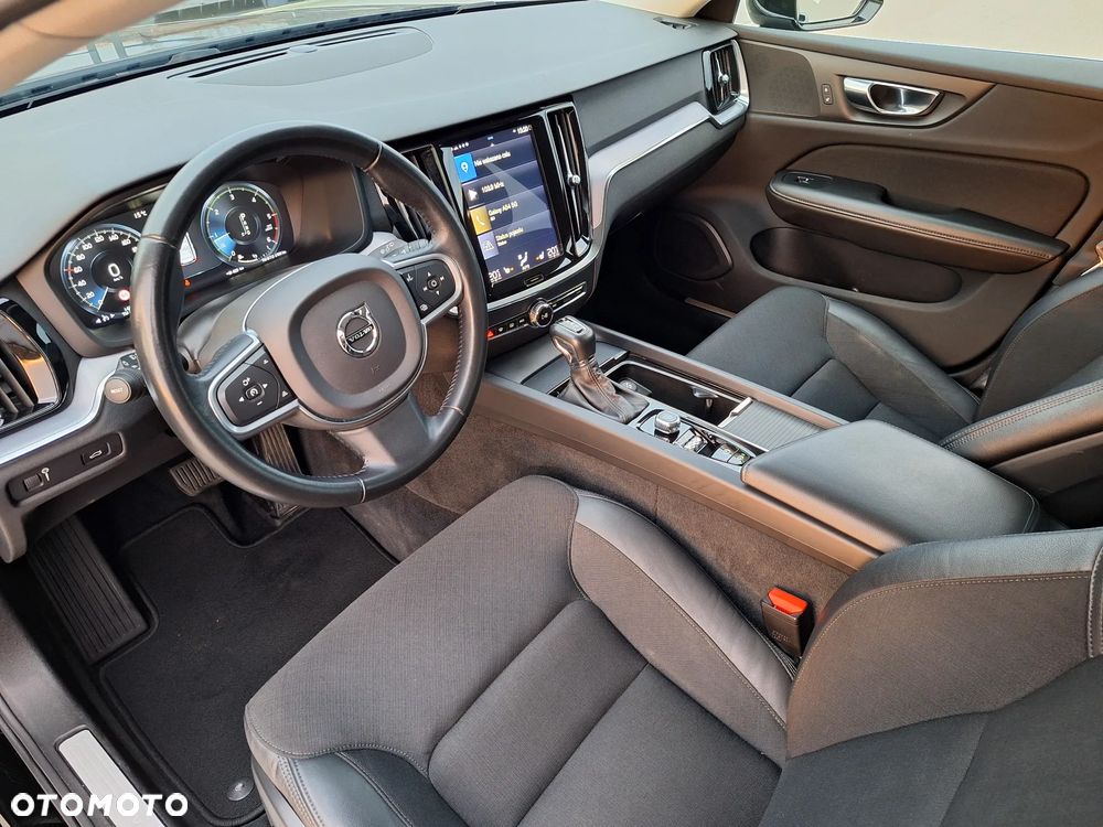 Volvo V60 D4 Momentum Pro - 19