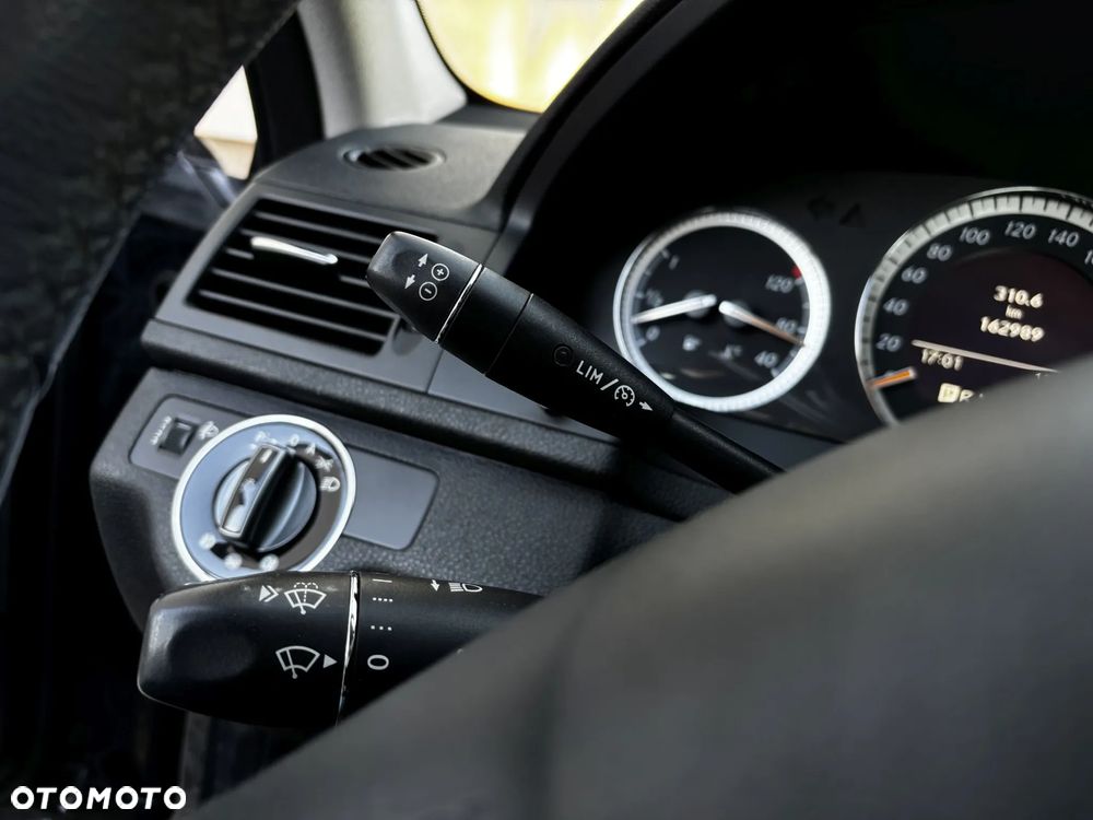 Mercedes-Benz Klasa C 180 Kompressor Automatik Elegance - 35