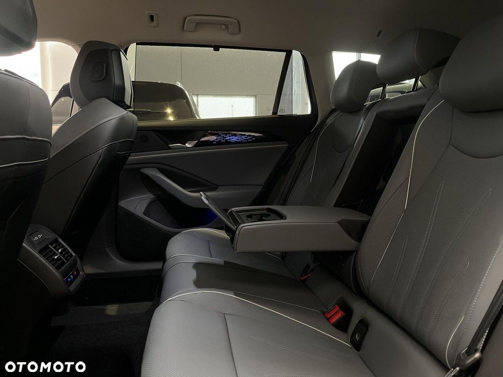 Volkswagen Passat - 25
