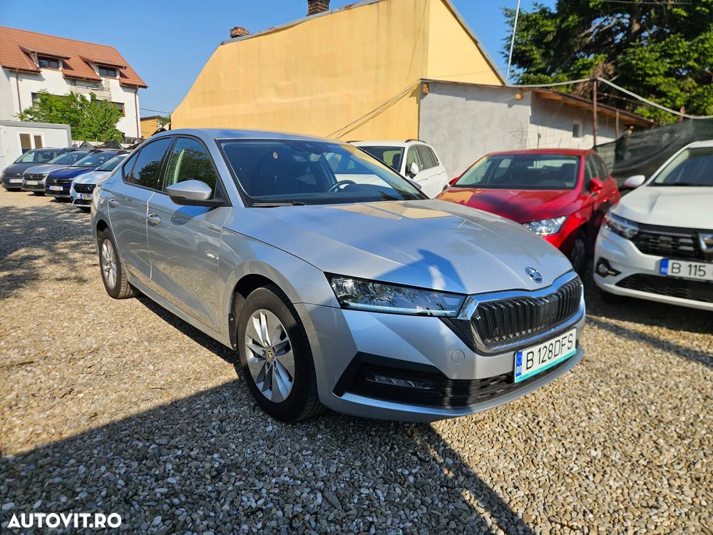 Skoda Octavia 2.0 TDI DSG Ambition - 1