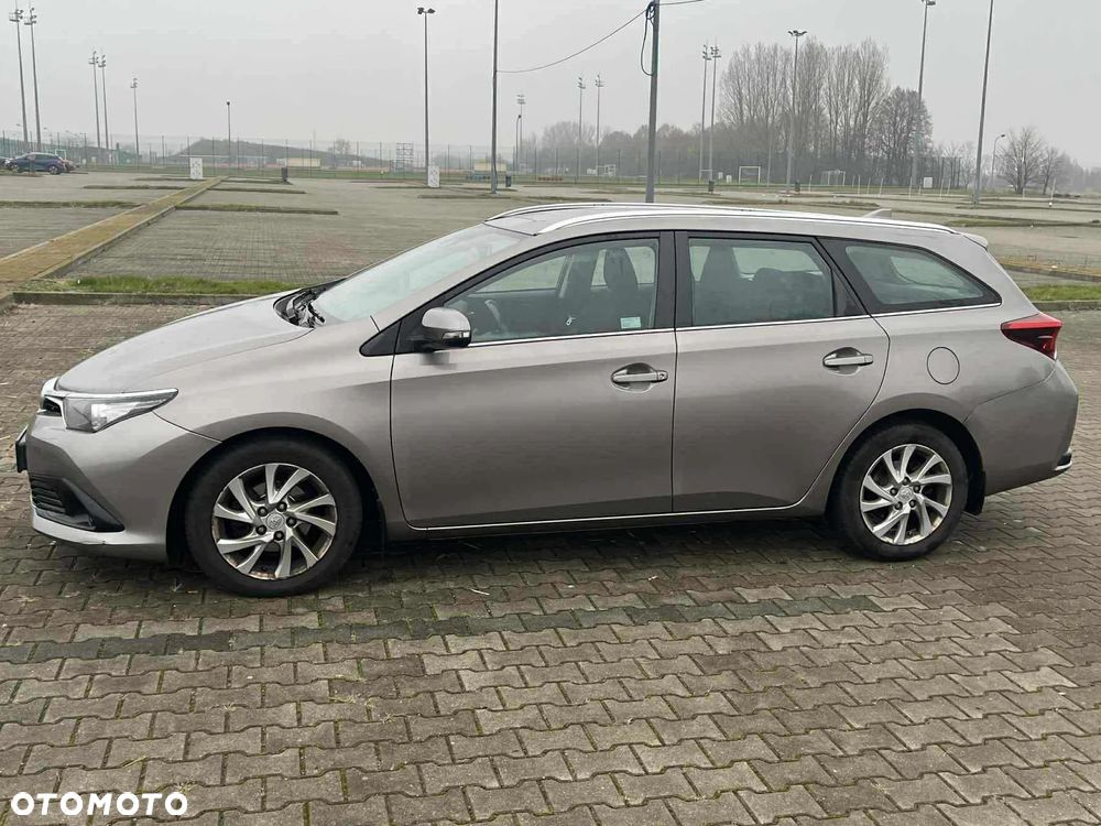 Toyota Auris 1.4 D-4D Premium Comfort - 2